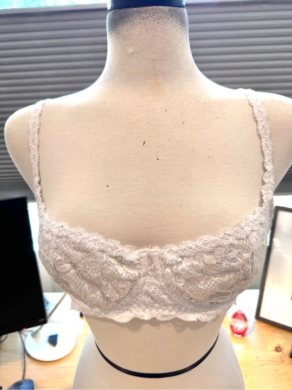 Cosabella Bra Never Say Never Balconette Lace White Women 36 C EUC